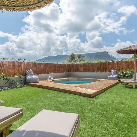 Cozy House With Pool Near Beach Gazi Exterior photo