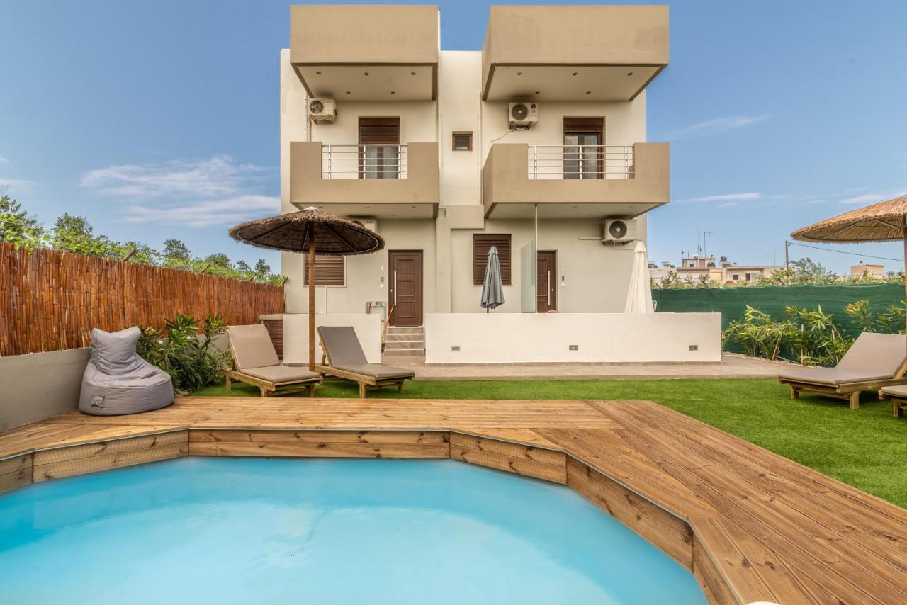 Cozy House With Pool Near Beach Gazi Exterior photo
