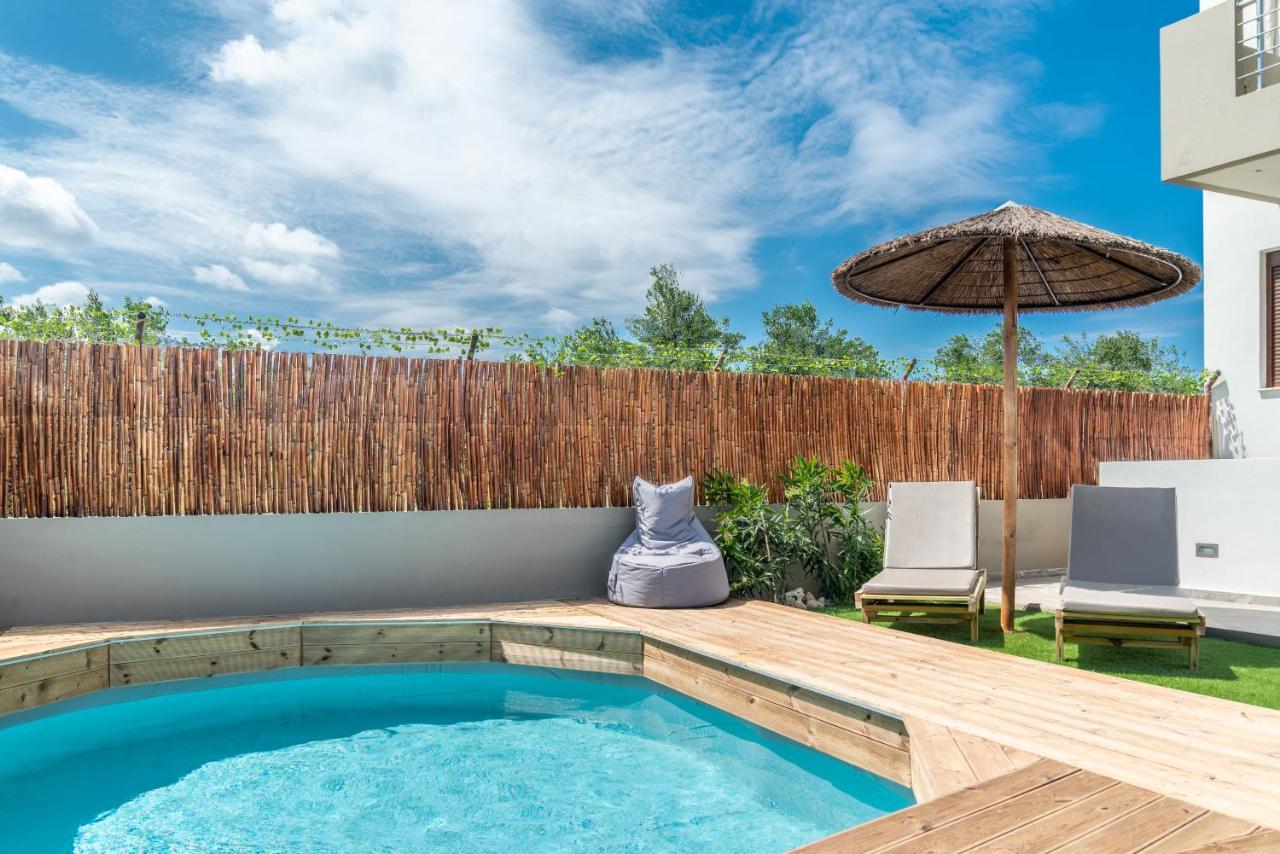 Cozy House With Pool Near Beach Gazi Exterior photo