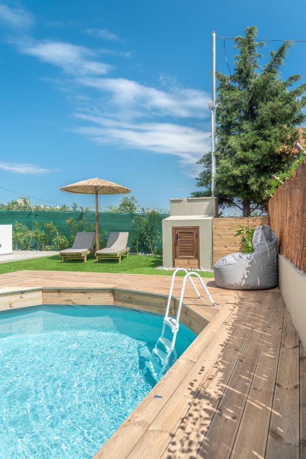 Cozy House With Pool Near Beach Gazi Exterior photo