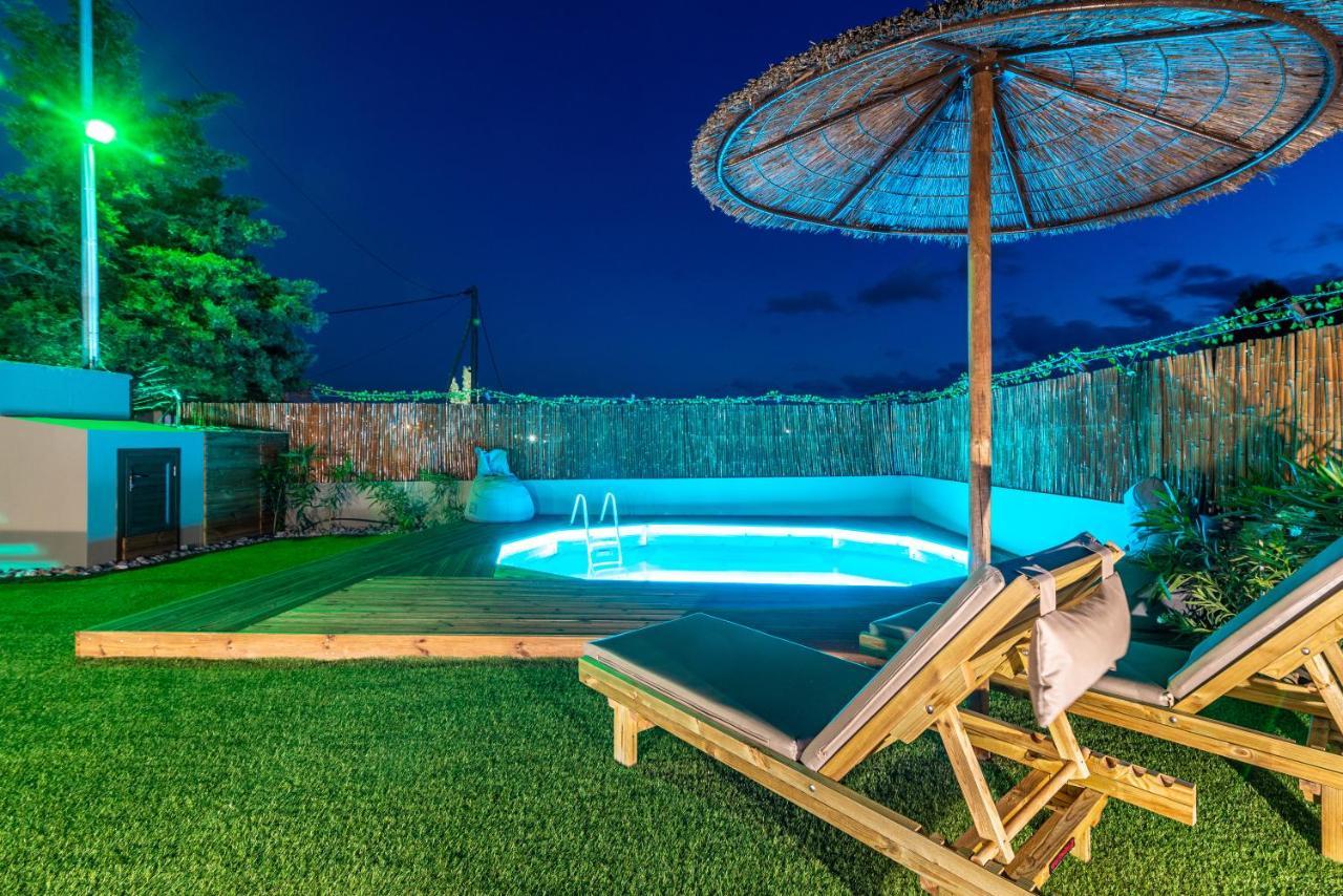Cozy House With Pool Near Beach Gazi Exterior photo