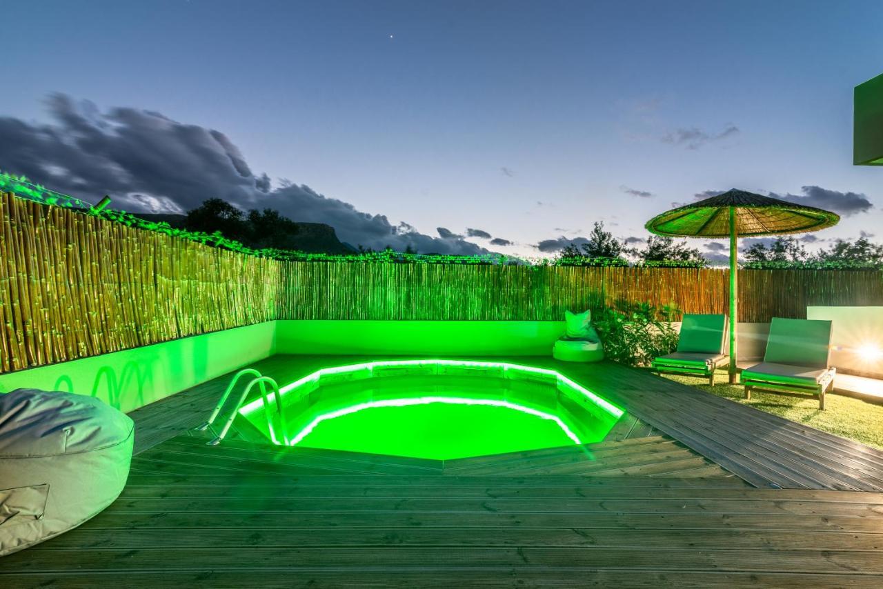 Cozy House With Pool Near Beach Gazi Exterior photo