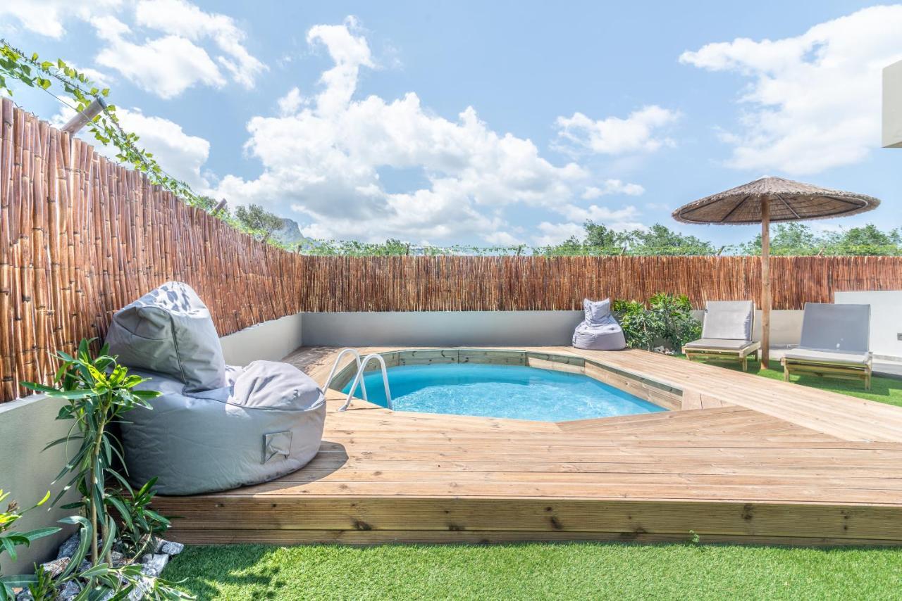 Cozy House With Pool Near Beach Gazi Exterior photo