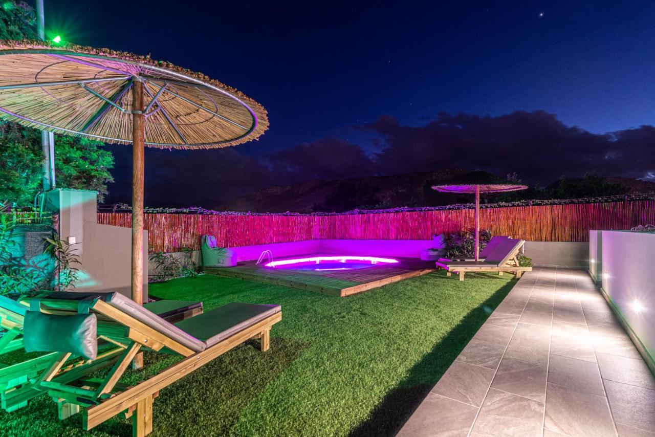 Cozy House With Pool Near Beach Gazi Exterior photo